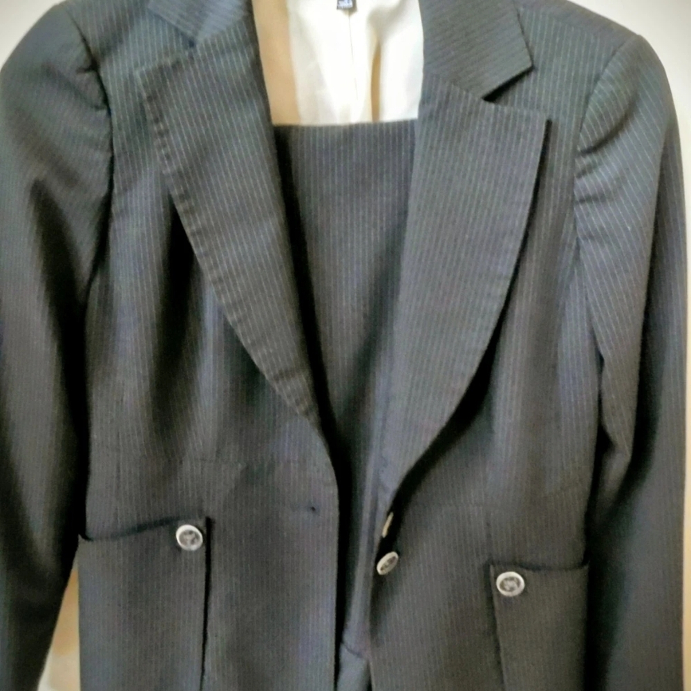 Nine West Black Pinstripe Women's Regular Pant Suit 2 Piece Set Size 2